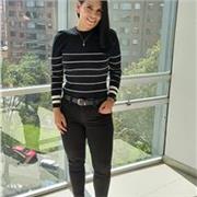 Soy abogada, especializada en derecho comercial, me encanta enseñar